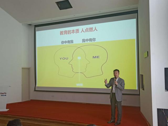 365(VIP)英国上市历文学院文管系2019毕业实习拉开序幕